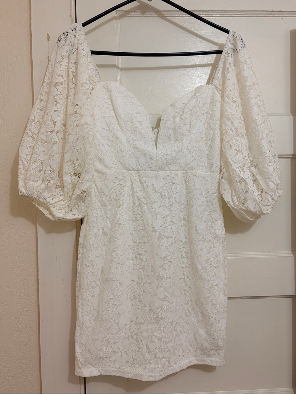 Selfie Leslie White Lace Puff-Sleeve Mini Dress